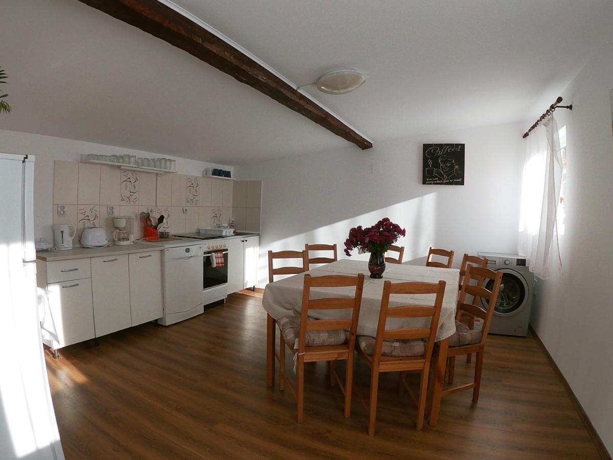 Casa De Oaspeti Laura Рышнов Экстерьер фото